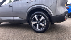 Nissan Qashqai 1.3 DiG-T MH N-Connecta 5dr Petrol Hatchback